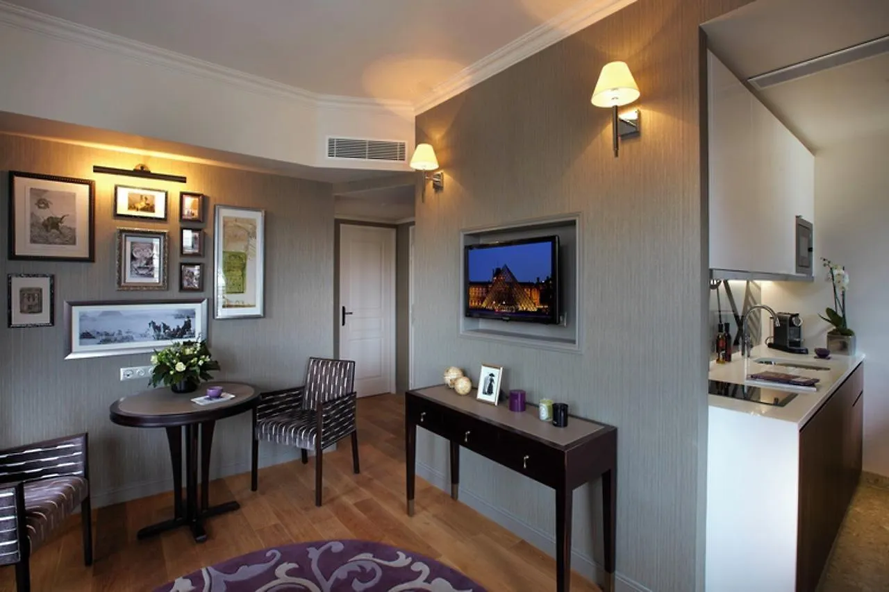 La Clef Louvre By The Crest Collection Hotell Paris