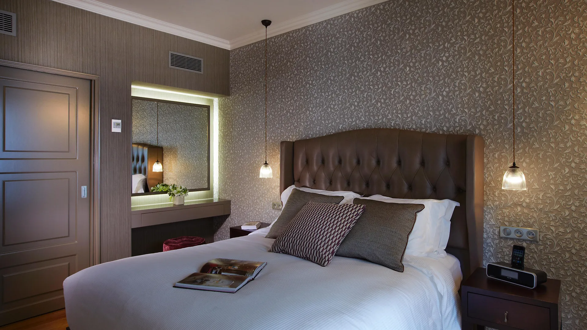 Hotel La Clef Louvre By The Crest Collection Paris