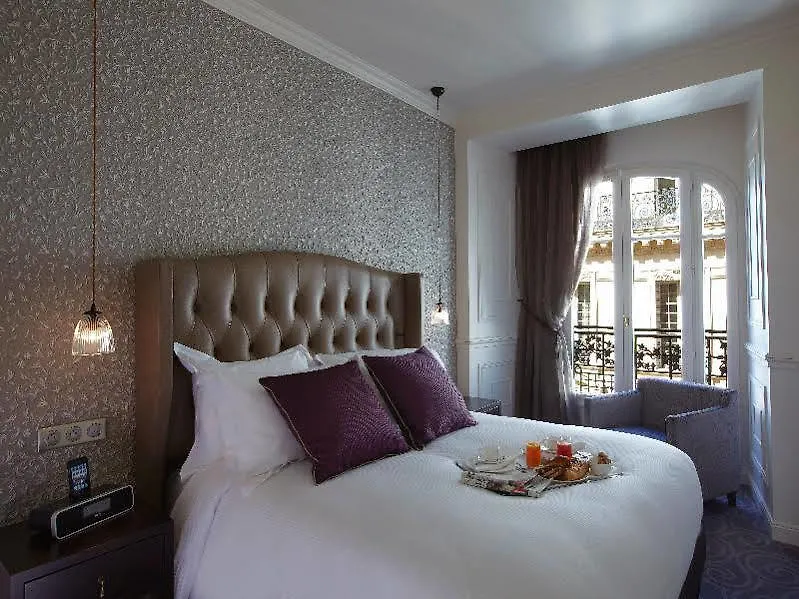 La Clef Louvre By The Crest Collection Hotel Paryż